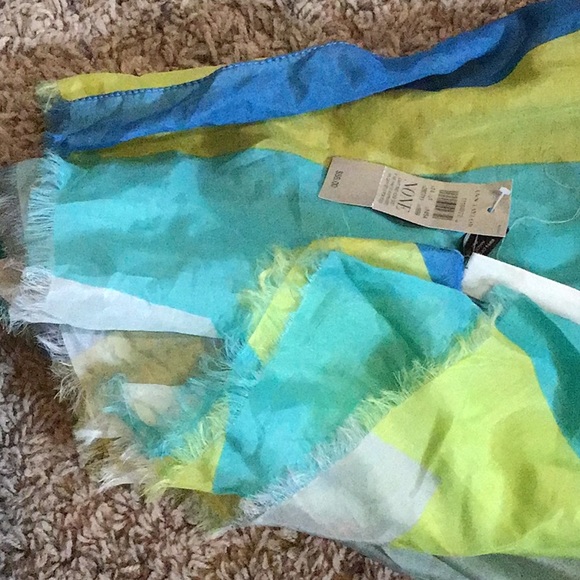 Ann Taylor Scarf - Picture 3 of 4